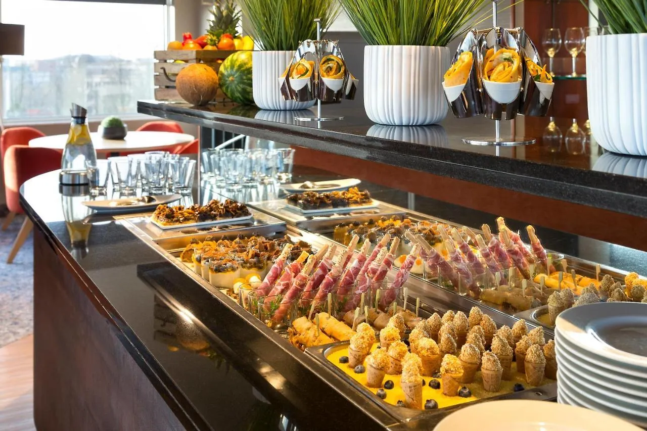 Crowne Plaza Amsterdam Airport Hotel Hoofddorp 4*,  Hollandia
